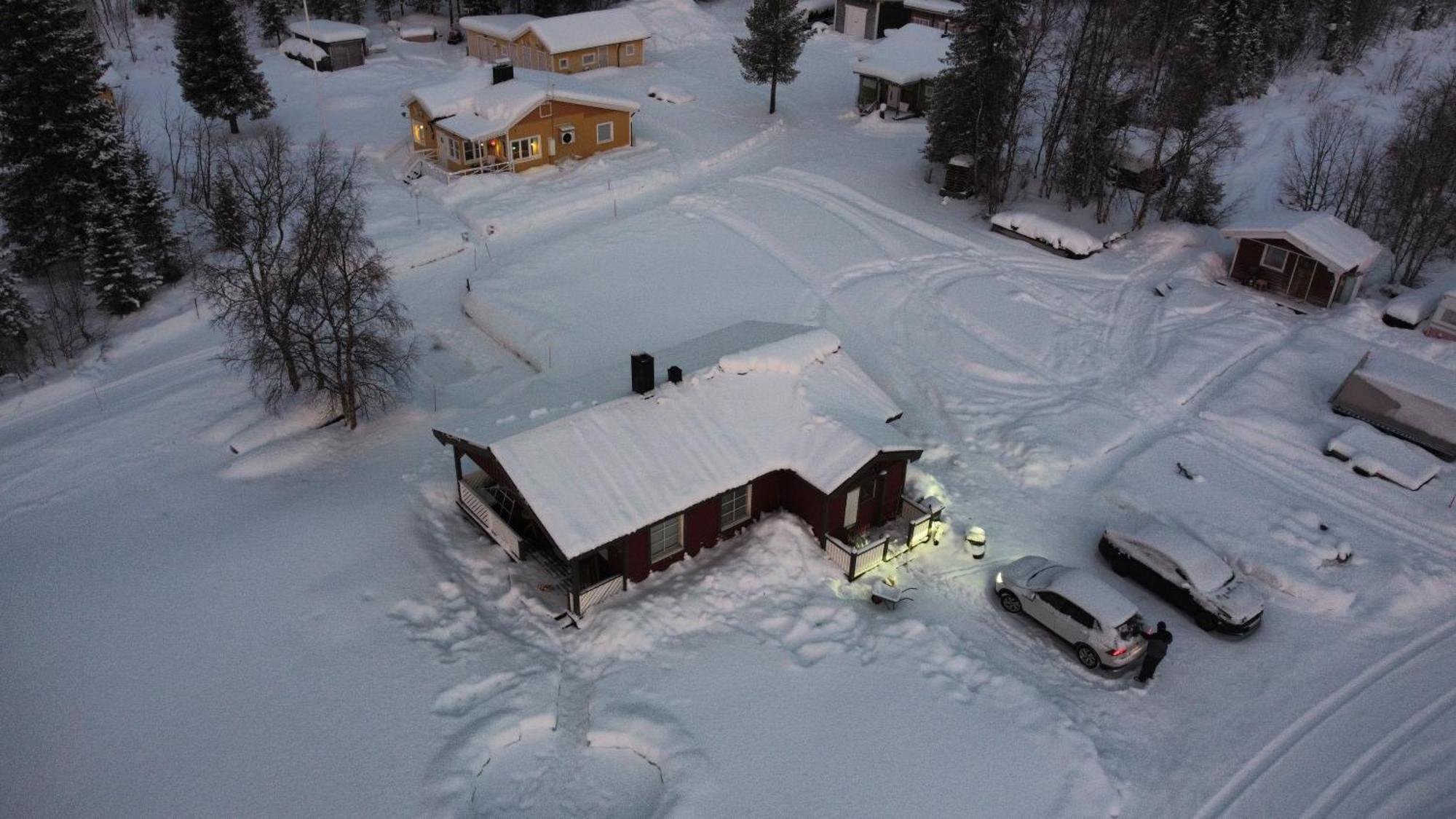 Little Adorable Red Villa Kiruna Bagian luar foto